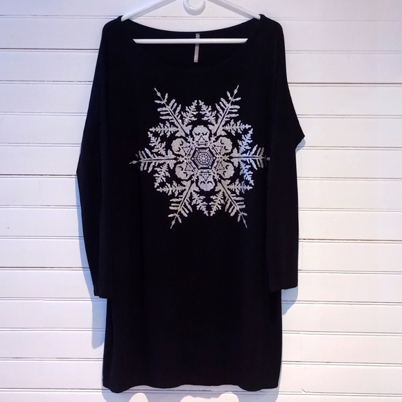 Black Shift Dress with Snowflake Motif - Picture 1 of 5